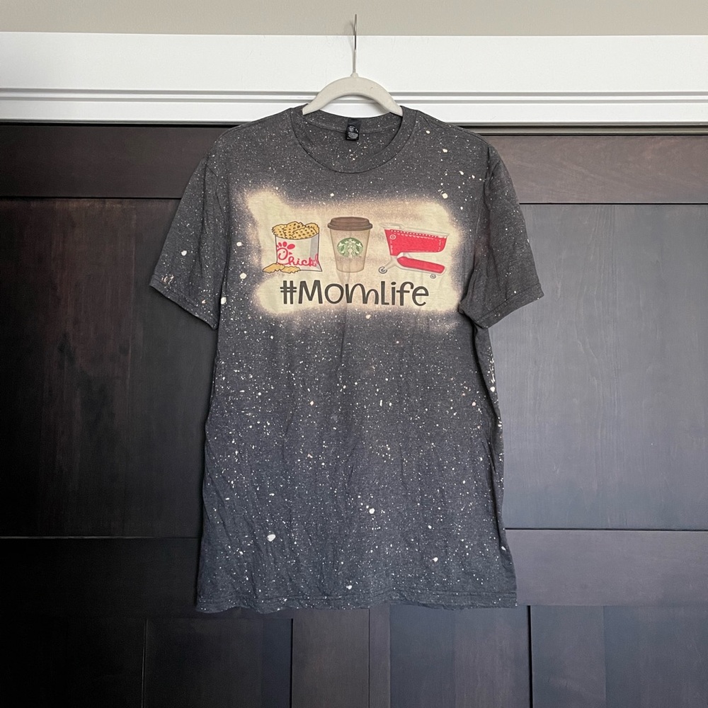 Mom Life T-shirt size Medium